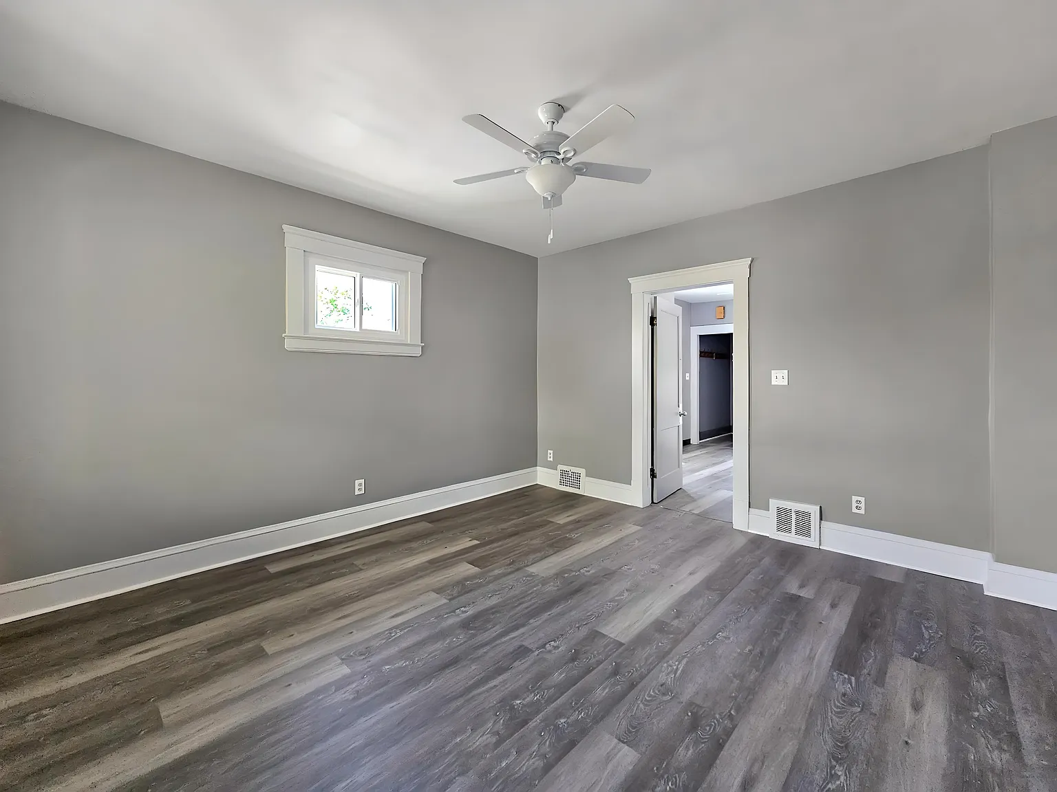 1 bed, 800 sqft, $1,300 — Photo 3
