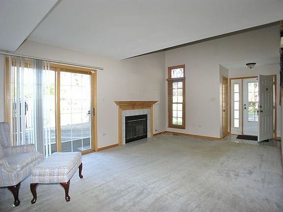 4th image of 10051 Cambridge Dr