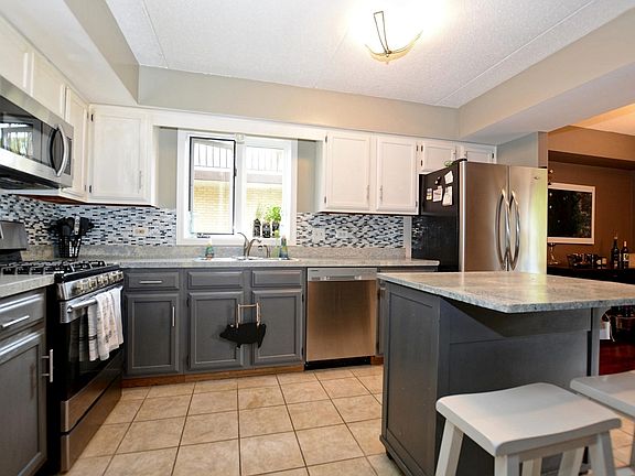 4th image of 17960 Royal Oak Ct