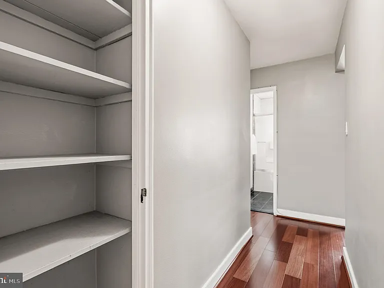 7034 Strathmore St #306 — Photo 13