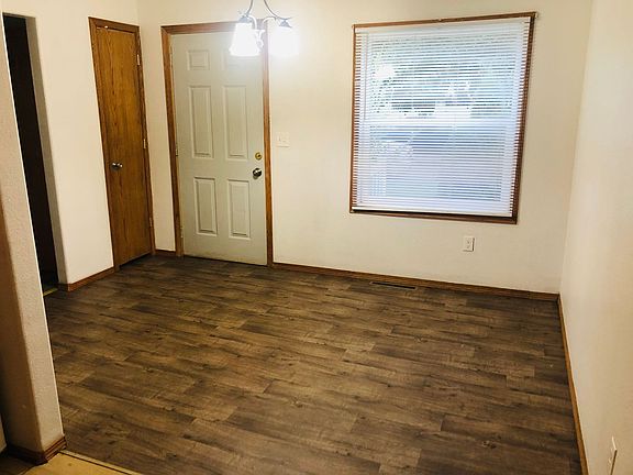 4th image of 519 13th St SE #A