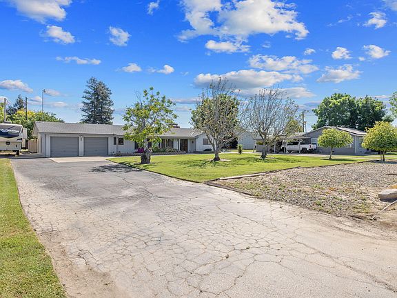 3rd image of 2745 E Goshen Avenue NE
