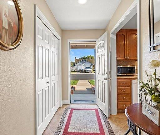 3rd image of 597 Hacienda Ave