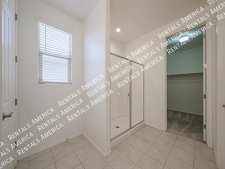 7513 W Illini St — Photo 32