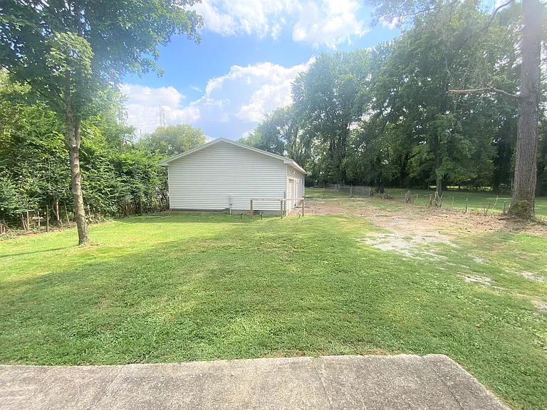 2841 Colonial Cir — Photo 16