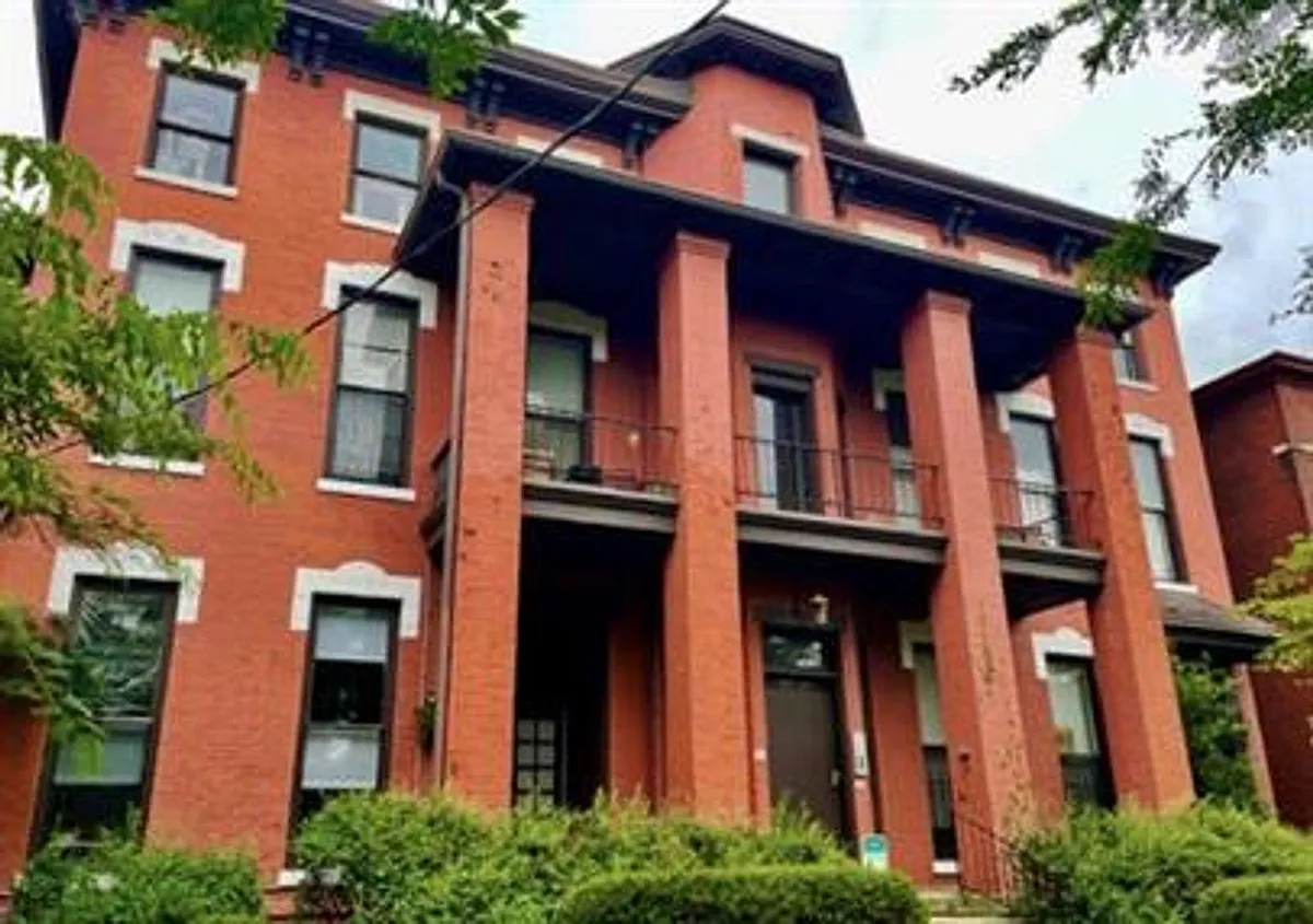 Building Photo - 208 W Ormsby Ave.