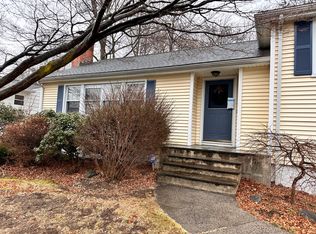 136 Orchard Hill Ln, Fairfield, CT 06824