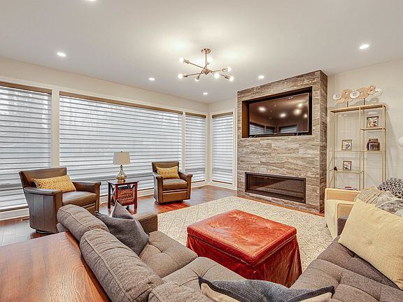 5th image of 344 E Witchwood Ln
