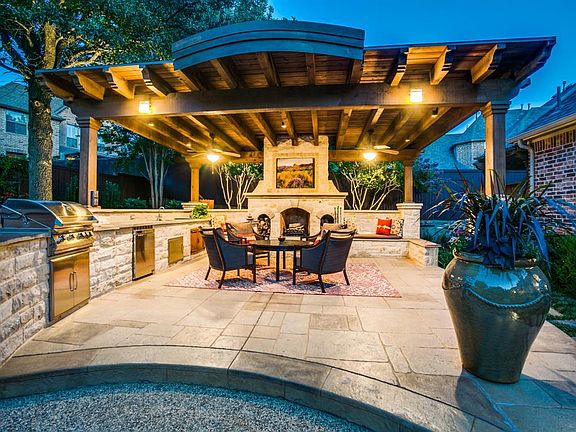 4th image of 1512 Montclair Cir