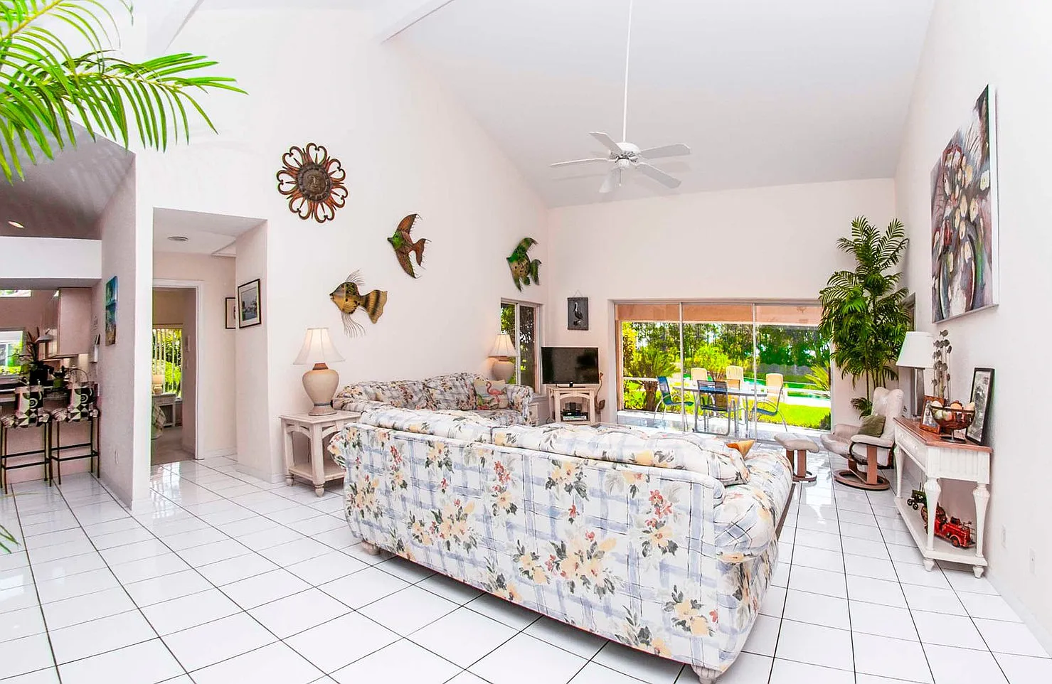 3 bed, 3.0 bath, 1765 sqft, $7,500 — Photo 2