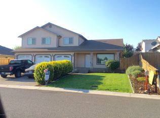 30 Lyle Loop, Selah, WA 98942