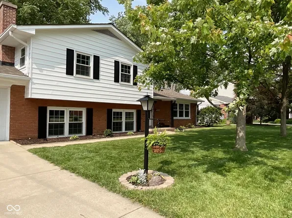 3520 Lantern Ln, Columbus, IN 47203