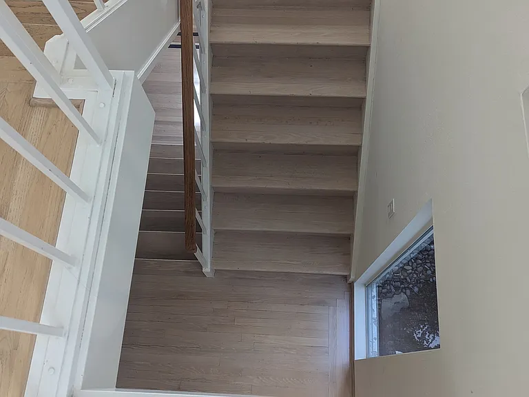 564 Sand Hill Cir — Photo 36