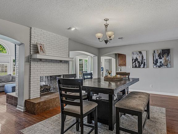 5th image of 713 Golf Links Dr