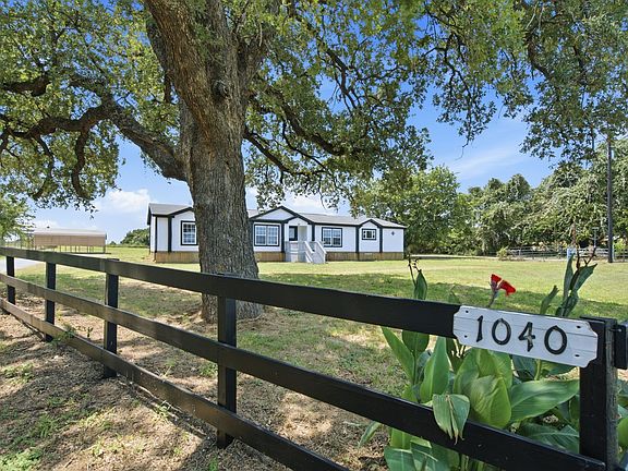 3rd image of 1040 Earp Rd