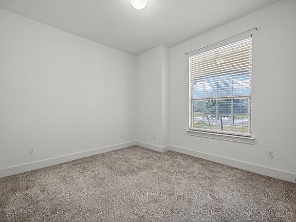 3rd image of 545 Elm Green St