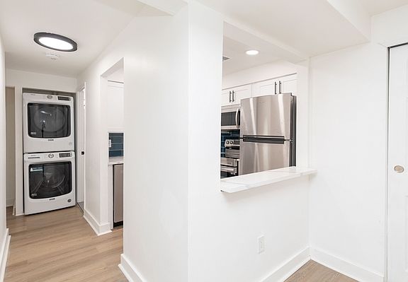 Washer/Dryer in unit-Renovated