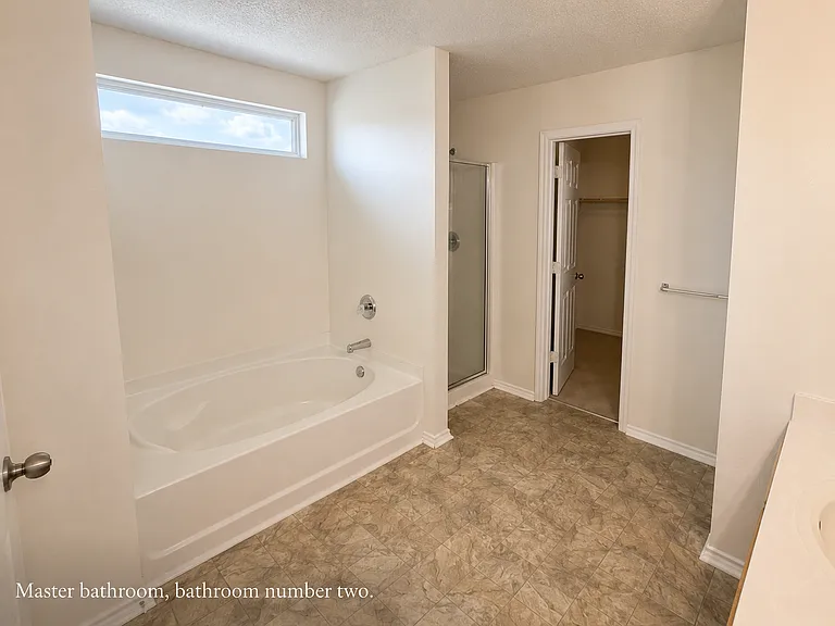 511 Travis Ranch Trl — Photo 22