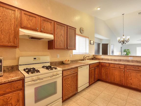 4th image of 15437 W Hope Dr