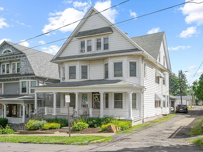 1015 E Gibson St — Photo 17