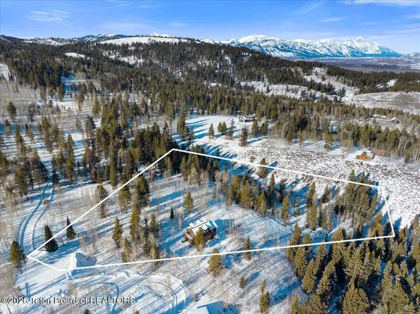 4420 W Bronco Rd, Wilson, WY 83014