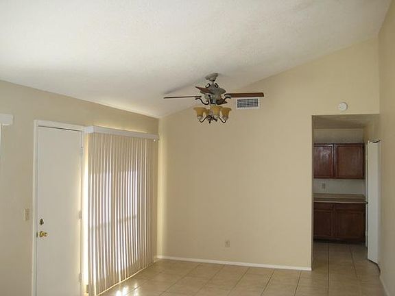3rd image of 7407 W Vermont Ave