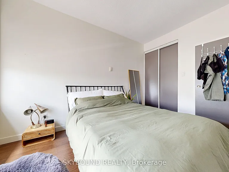 2104 Queen St E #B — Photo 18