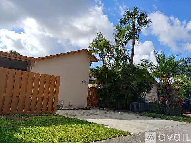 1st image of 2400 SW 19th Ave APT 128
