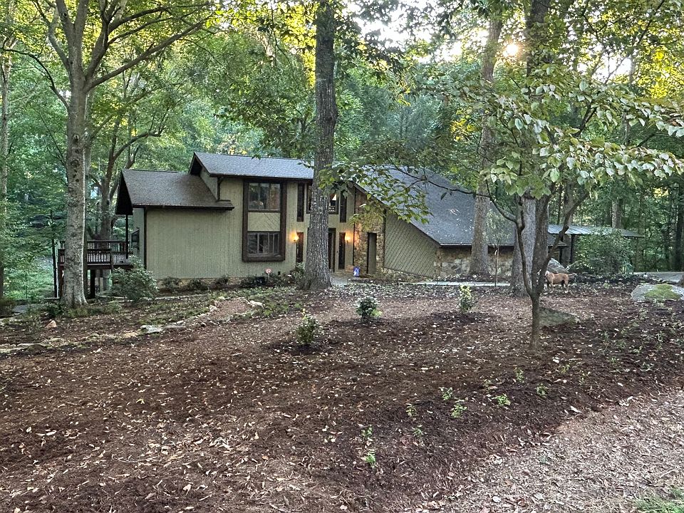 1st image of 329 Continental Dr