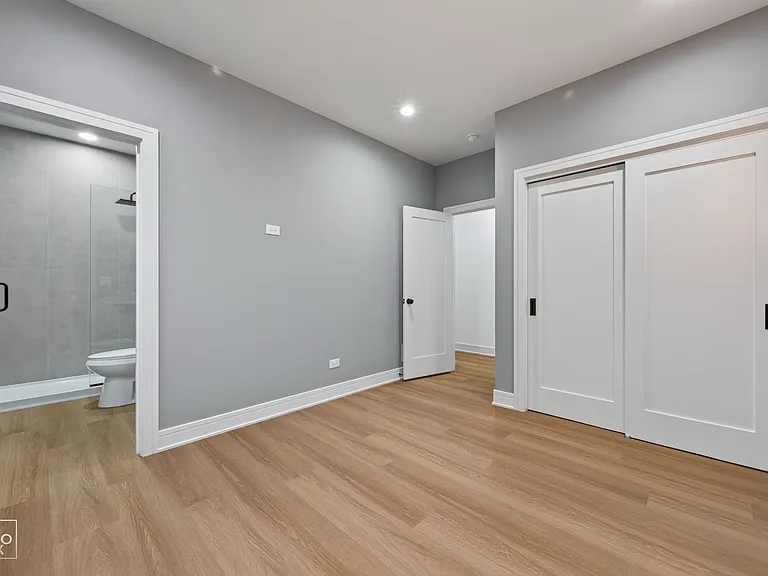 2327 S Homan Ave #2 — Photo 10