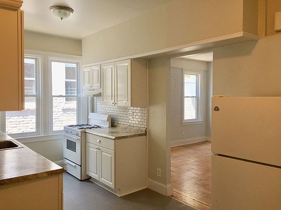 3rd image of 4310 Skillman Ave #2