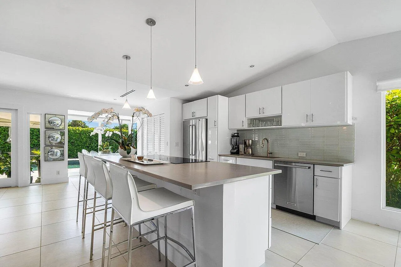2 bed, 2.0 bath, 1665 sqft, $4,500 — Photo 3