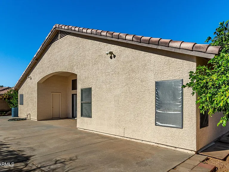 1625 E Montoya Ln — Photo 40