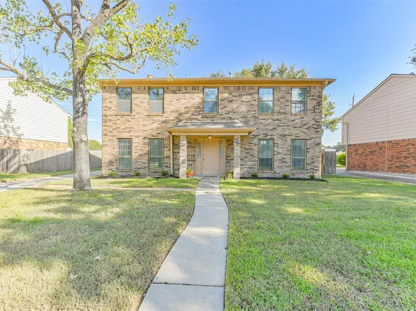 15730 Maple Manor Dr, Houston, TX 77095