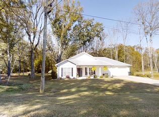 233 Country Lake Rd, Guntersville, AL 35976