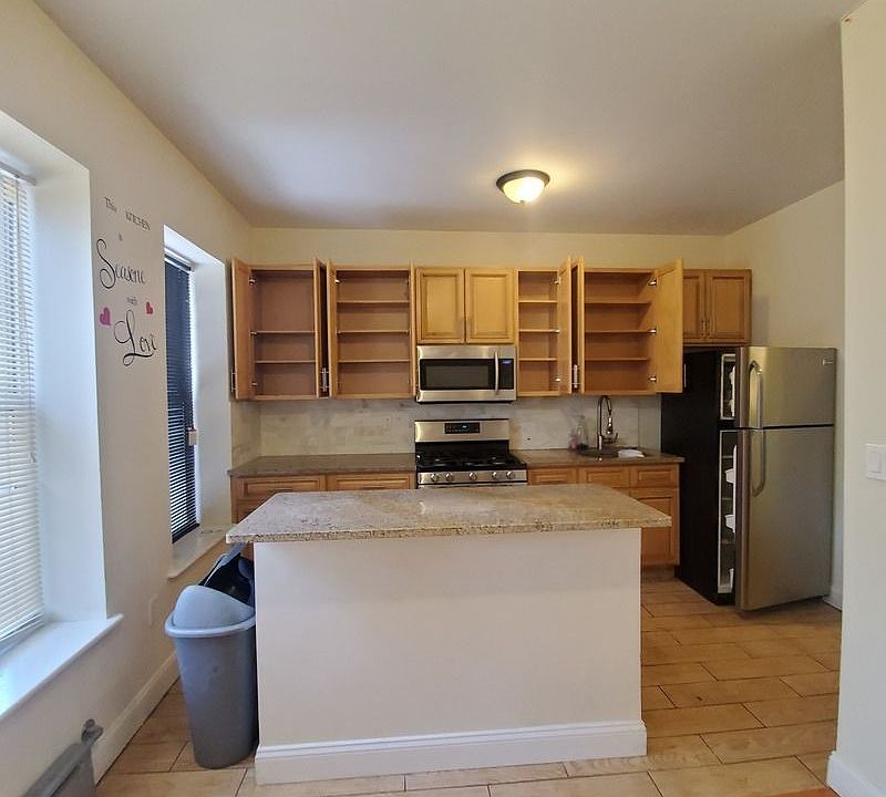 1st image of 644 Rogers Ave #2