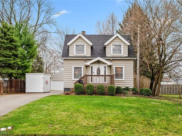 21941 Westwood Ave, Fairview Park, OH 44126