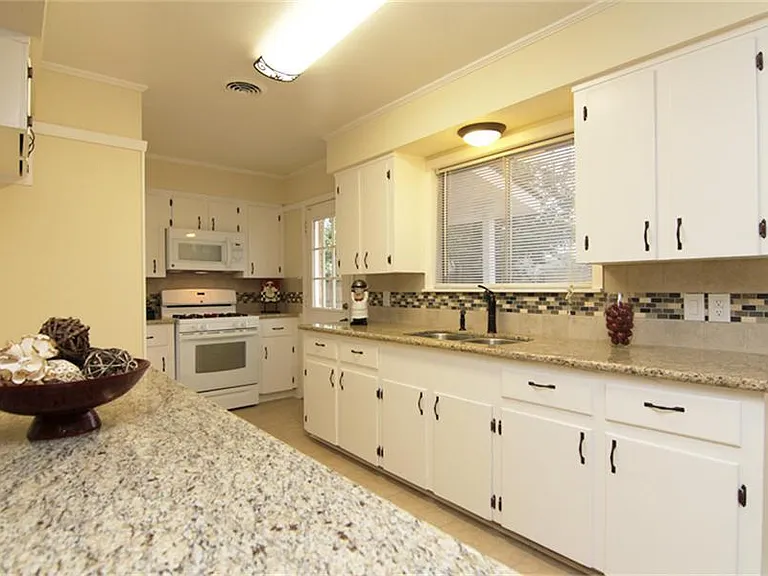 8526 Friendship Rd — Photo 7