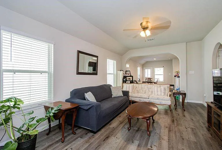 25416 Grotto Falls Ln — Photo 5