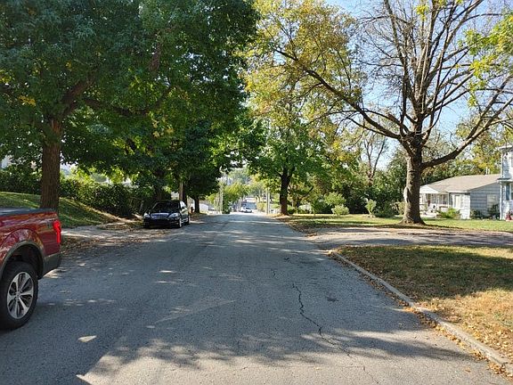 4th image of 1135 E 65th St