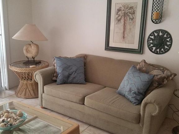 212 Por la Mar Living Room