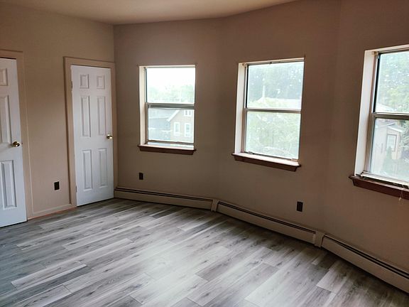 Bedroom of 3