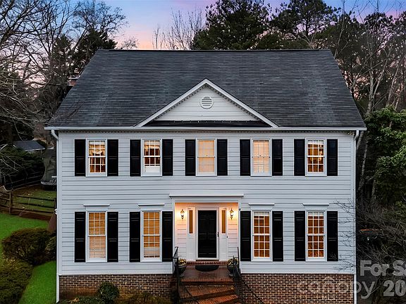 2nd image of 10318 Hollybrook Dr