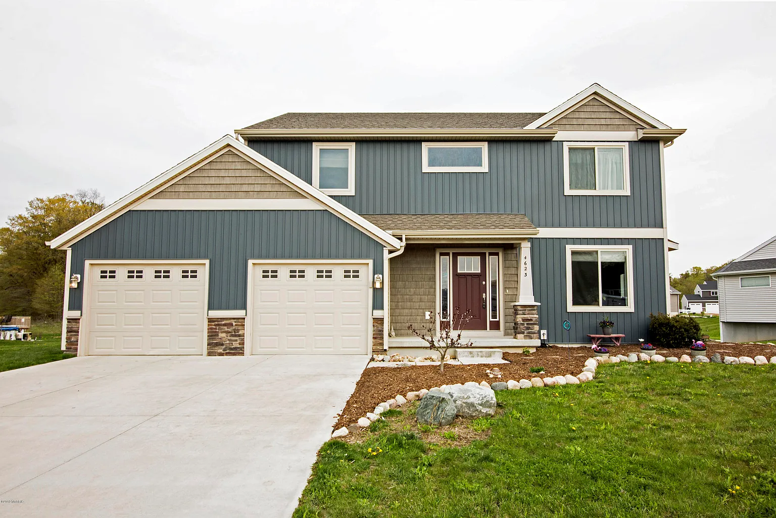 4623 Wren Dr SE photo 1