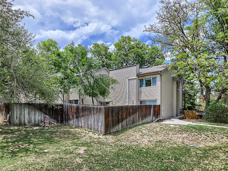 1190 Poplar Ave — Photo 28
