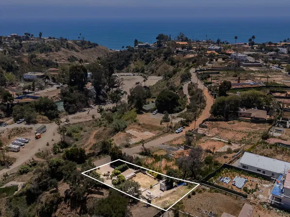627 N Marquette St, Pacific Palisades, CA 90272