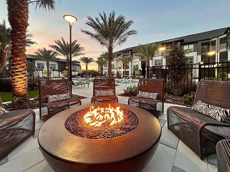 Fire pit lounge