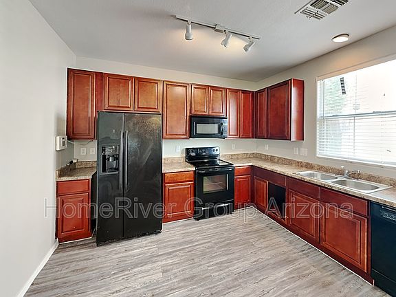 4th image of 3834 S 54th Gln
