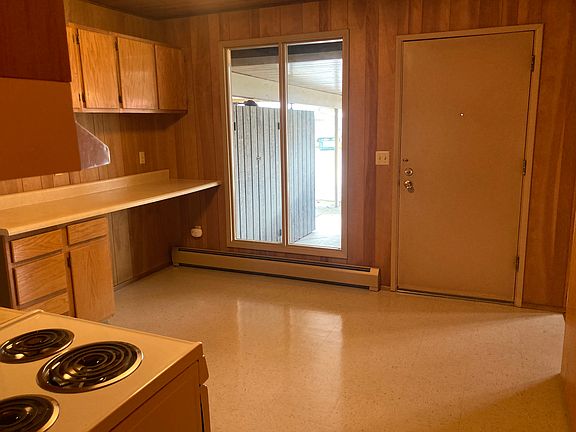 3rd image of 3911 Merrill Dr #A