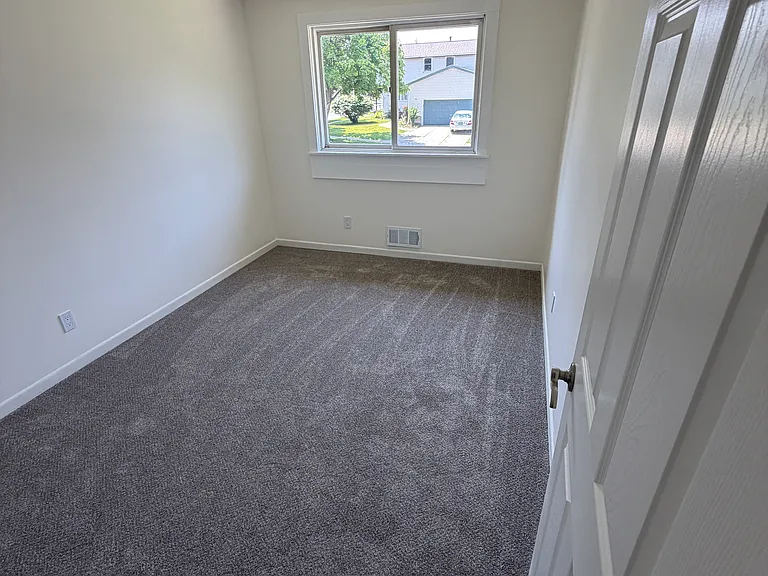 153 Argus Dr — Photo 10